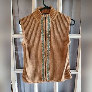 Woolrich Vintage Ribbed Vest with Acorn and Oak Leaf Embroidery